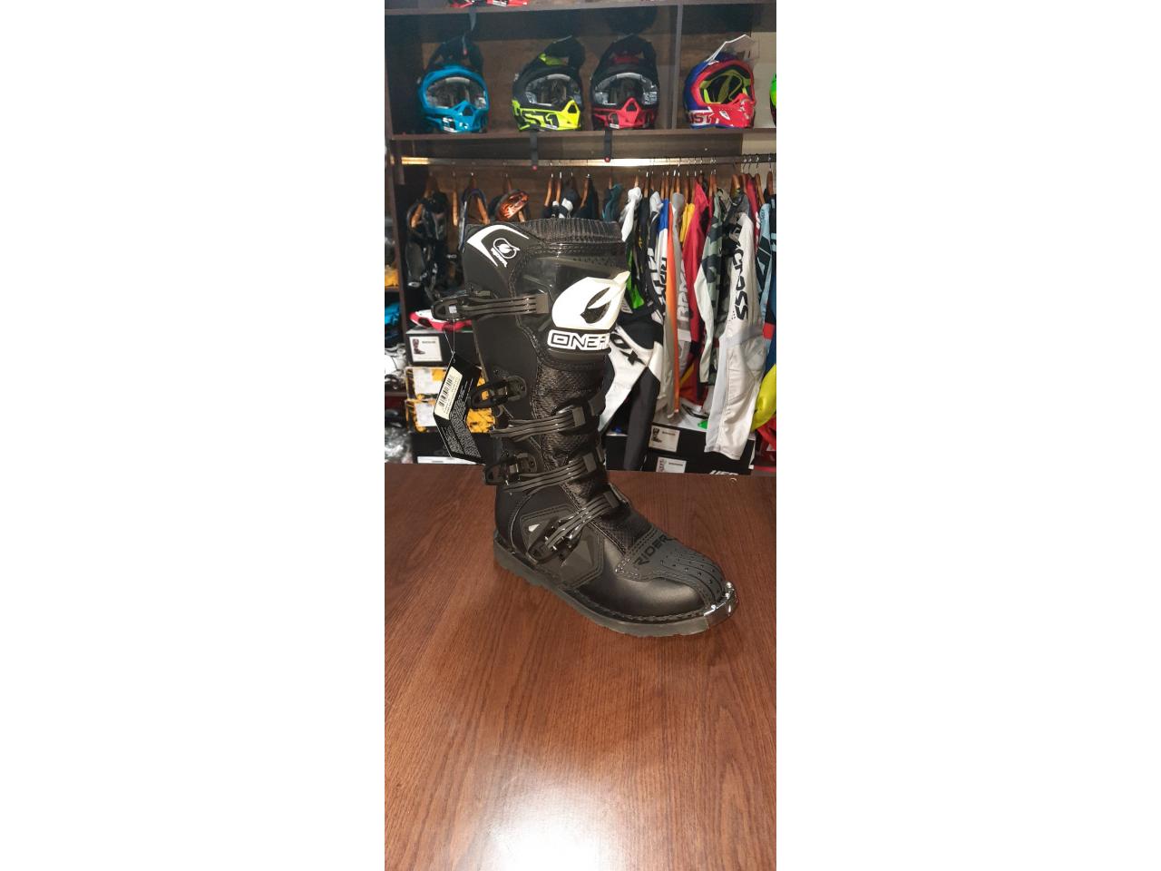 Botas Enduro Nuevas Usadas Tarde De 15 A 21 En Adelante Recibo Tu Usada Oferta Botas Nuevas - Comprá en San Juan