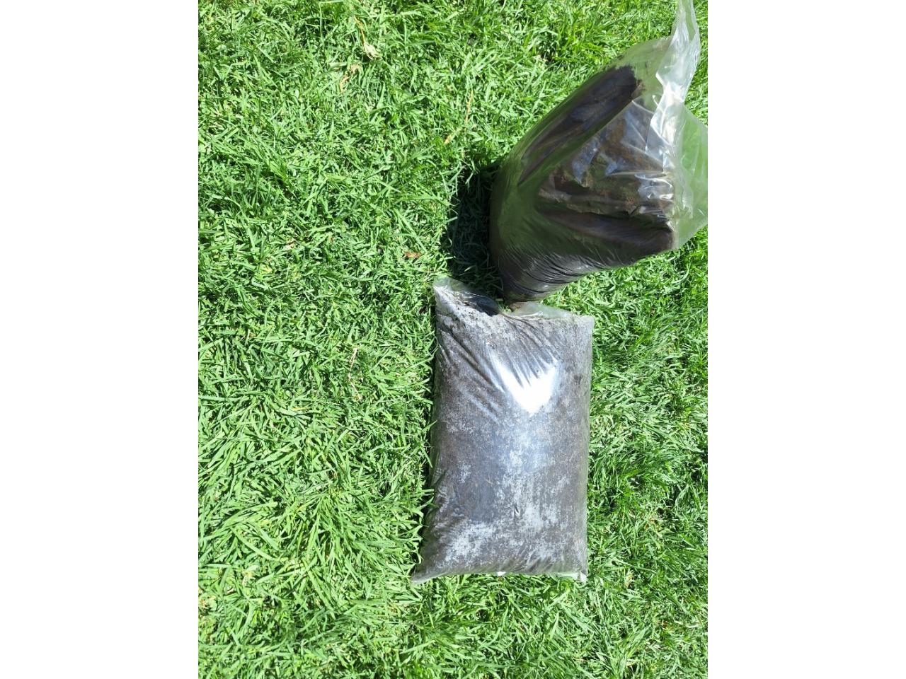 Tierra Negra $600 Cada Una A Retirar Zona Rawson - Comprá en San Juan Tierra Negra $600 Cada Una A Retirar Zona Rawson - Comprá en San Juan