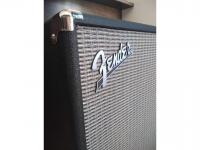 Amplificador Fender Rumble Series 40 Valvular Para Bajo Color Negro/plata 