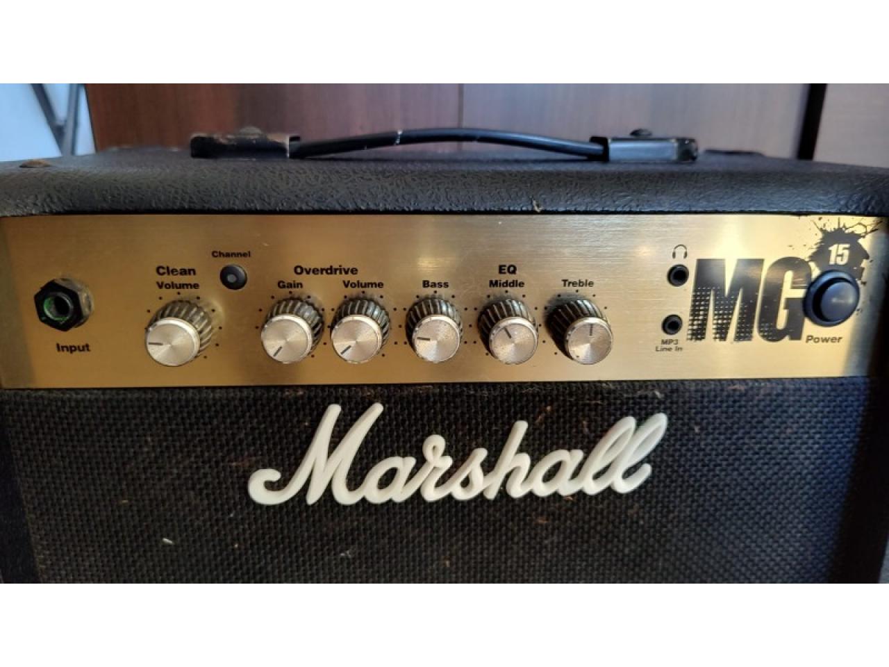 Amplificador Marshall MG15fx