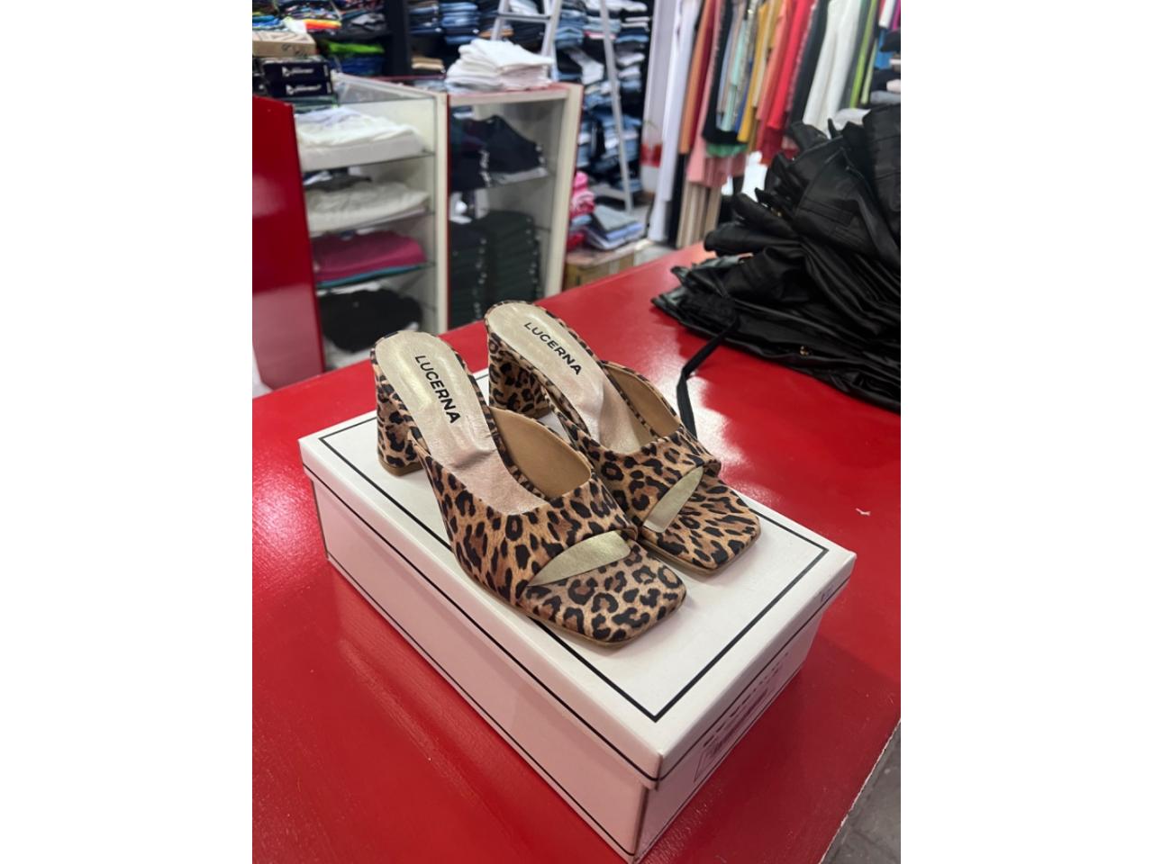 Zapateria lucerna sales