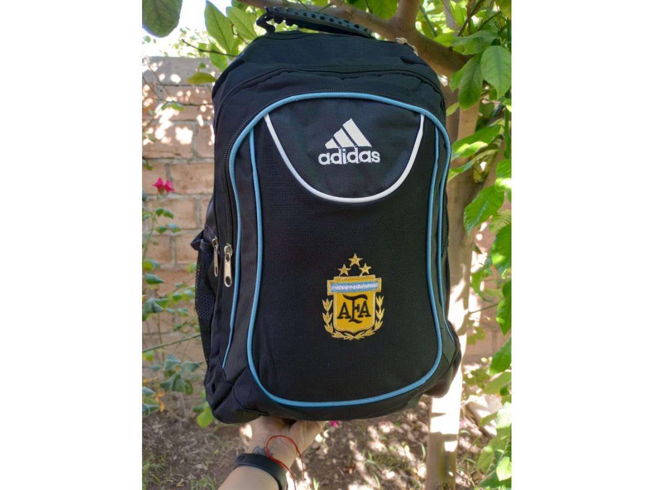 Mochila afa 2025 adidas