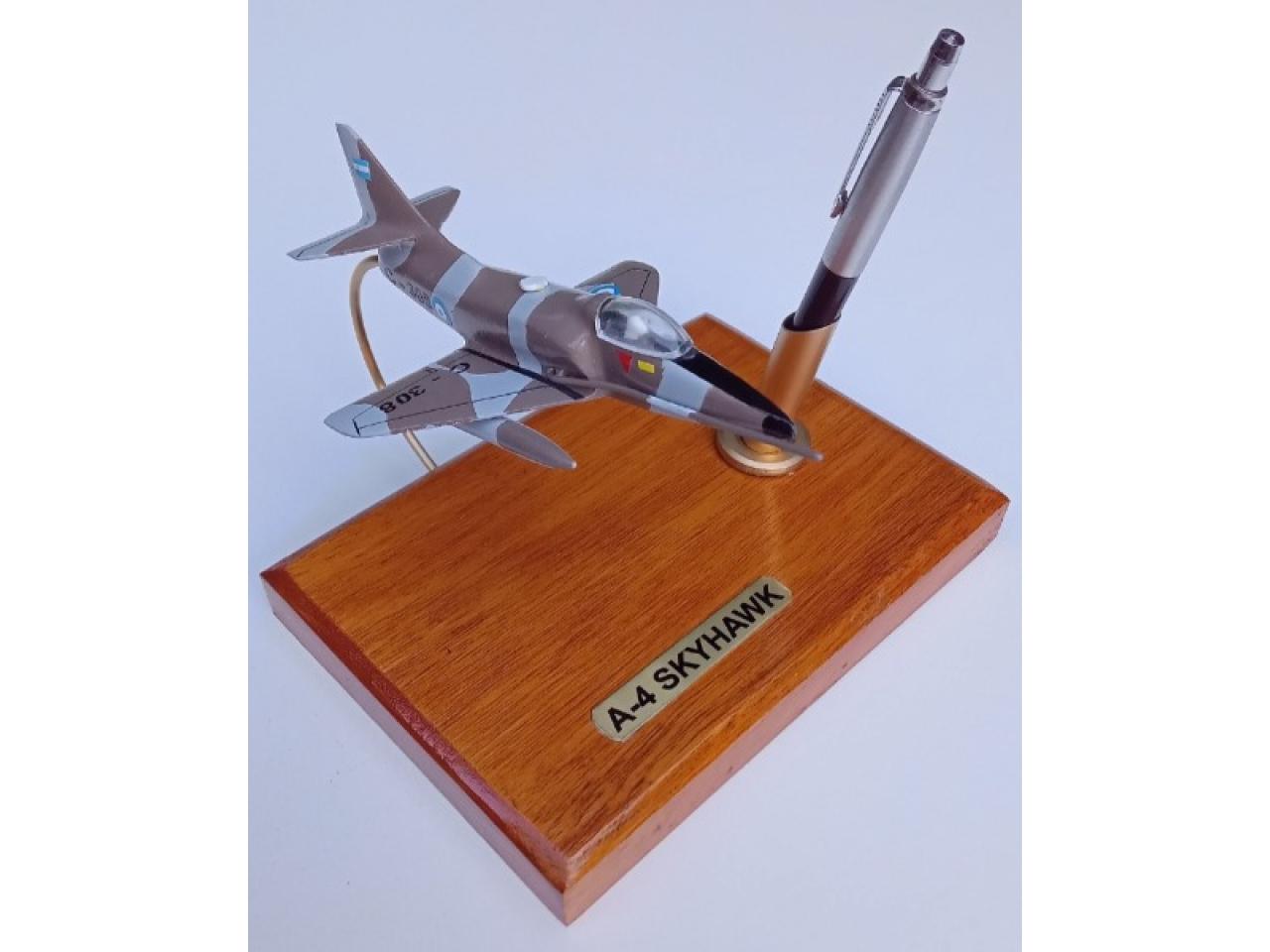 5 Maquetas De Aviones Militares! C-130 Ia-58 Mirage A4 !!