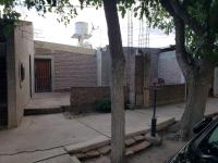 Alquilo Casa En Capital, Todos Los Servicios 3 Dormitorios, 2 Garages Techados Con Porton.