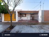 Venta. Oportunidad En Santa Luca Casa De 5 Ambientes Con Monoambiente Independiente A Metros De Libertador