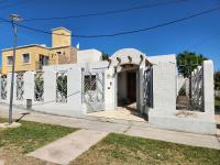 Vendo Casa, 3 Dormitorios, Pileta Y Quincho