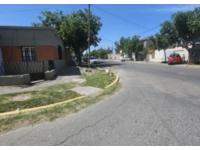 Venta Casa Esquina  A 15 Cuadras Plaza 25 Oportunidad  Por Juan Jufre