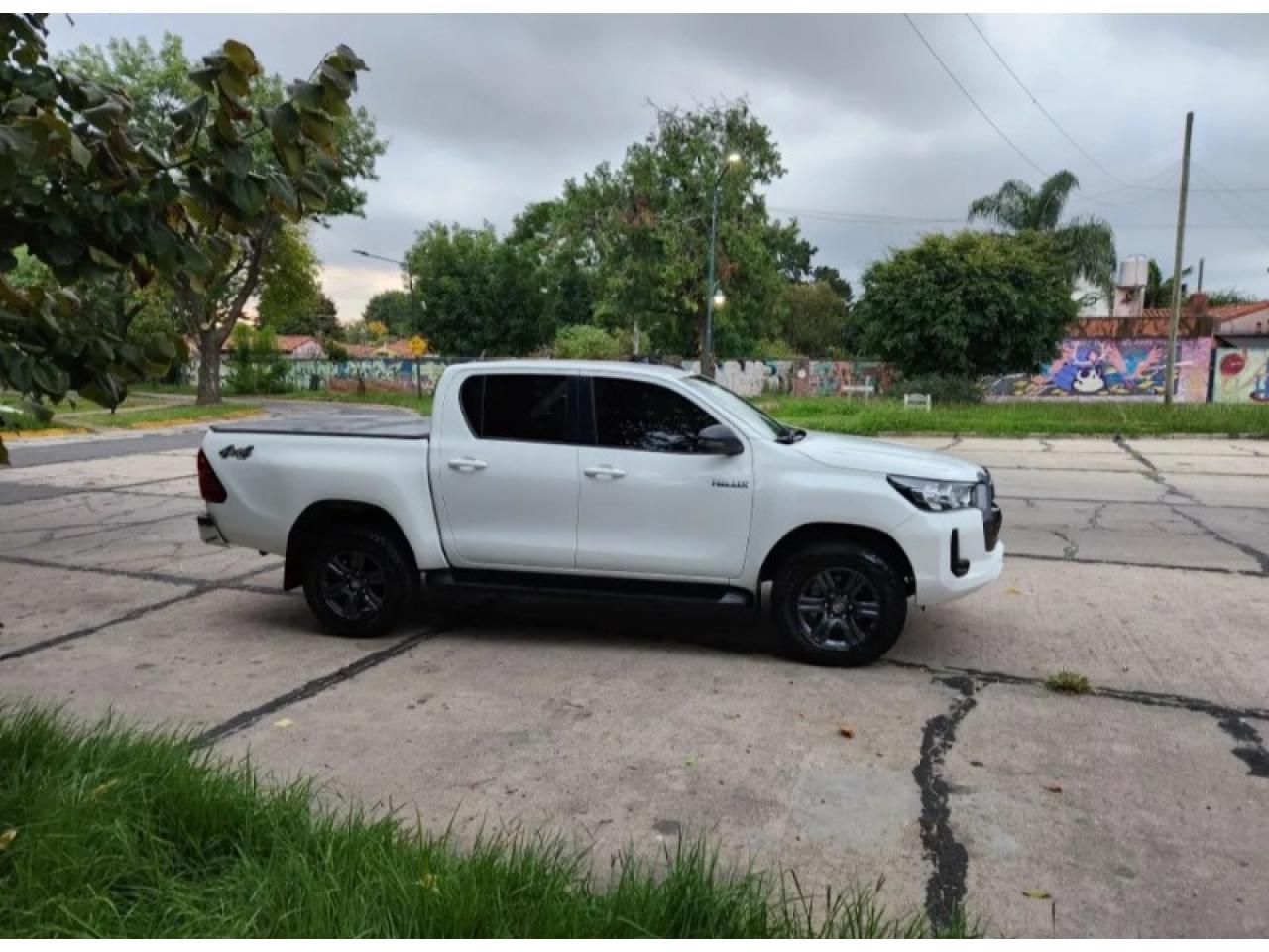 Toyota Hilux 4x4 2023