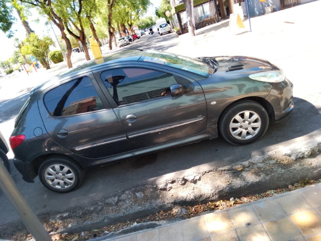 Peugeot 207. 2011. Impecable